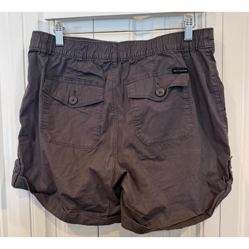 Social Standard by Sanctuary Gray Roll Cuff Shorts Women's XL Stretch Casual - Picture 2 of 6